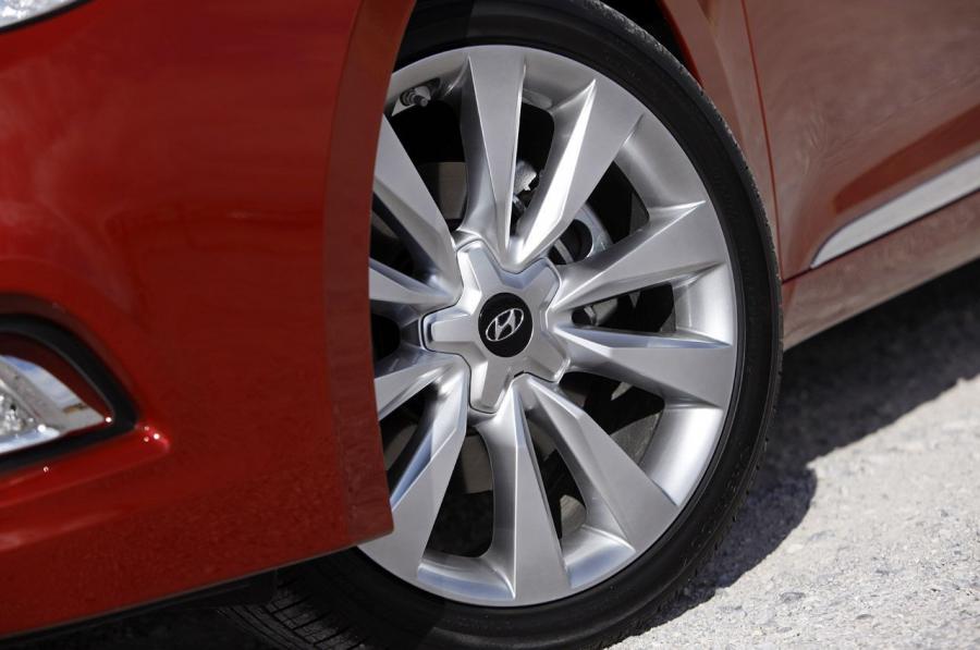  Hyundai Azera 2012 года  (фото 32 из 103)